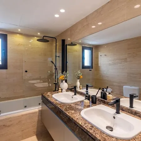 Exclusivo Atico Apartment *